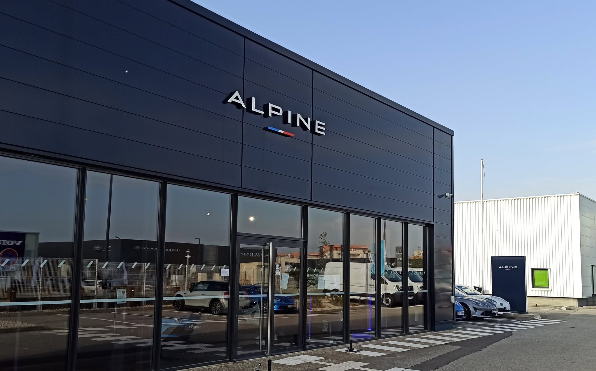 ALPINE STORE VALENCE